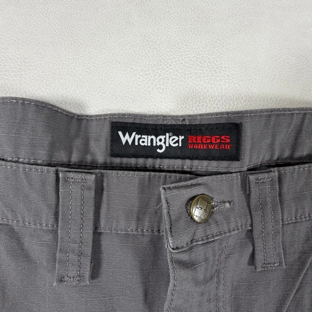 Wrangler Riggs Workwear Mens 44 Gray Ripstop Cargo Shorts Utility New